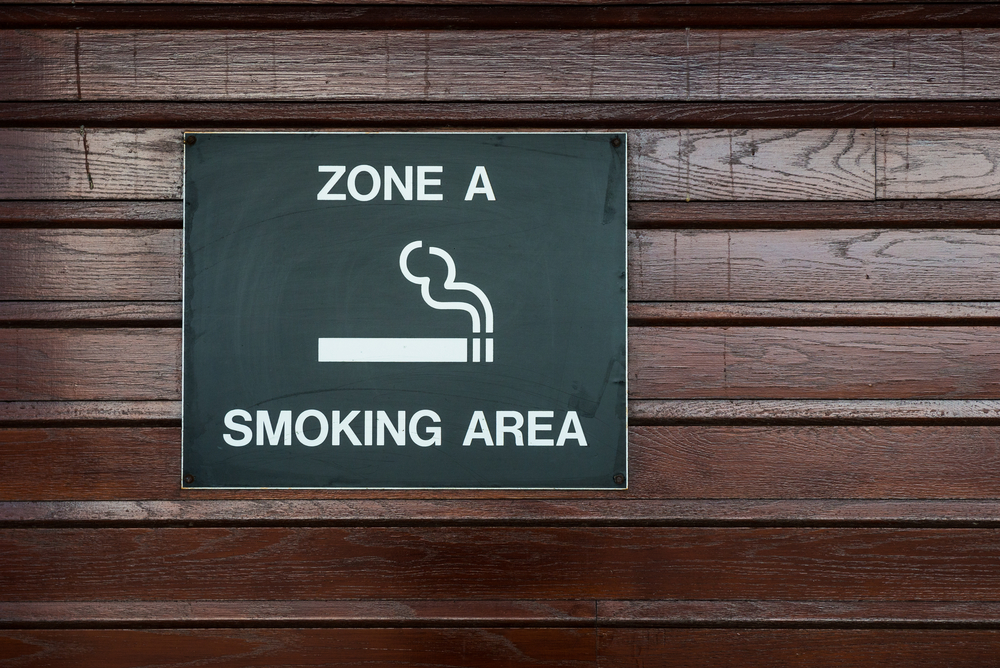 <span class="title">屋外喫煙所を設置する際に注意するべきポイントについて解説！</span>